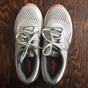 Gray Asics Duomax GT-1000 Running Sneakers